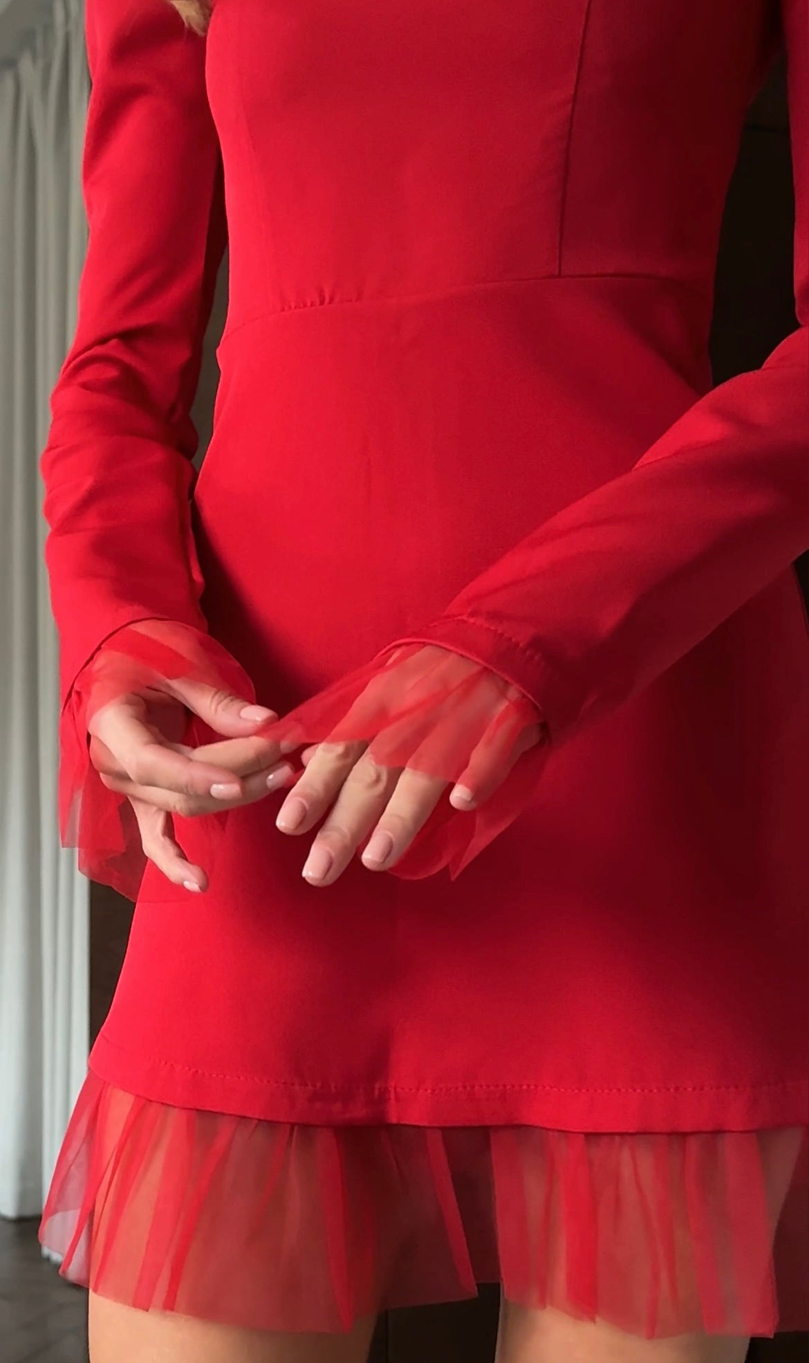 Raudona mini suknelė SELENE