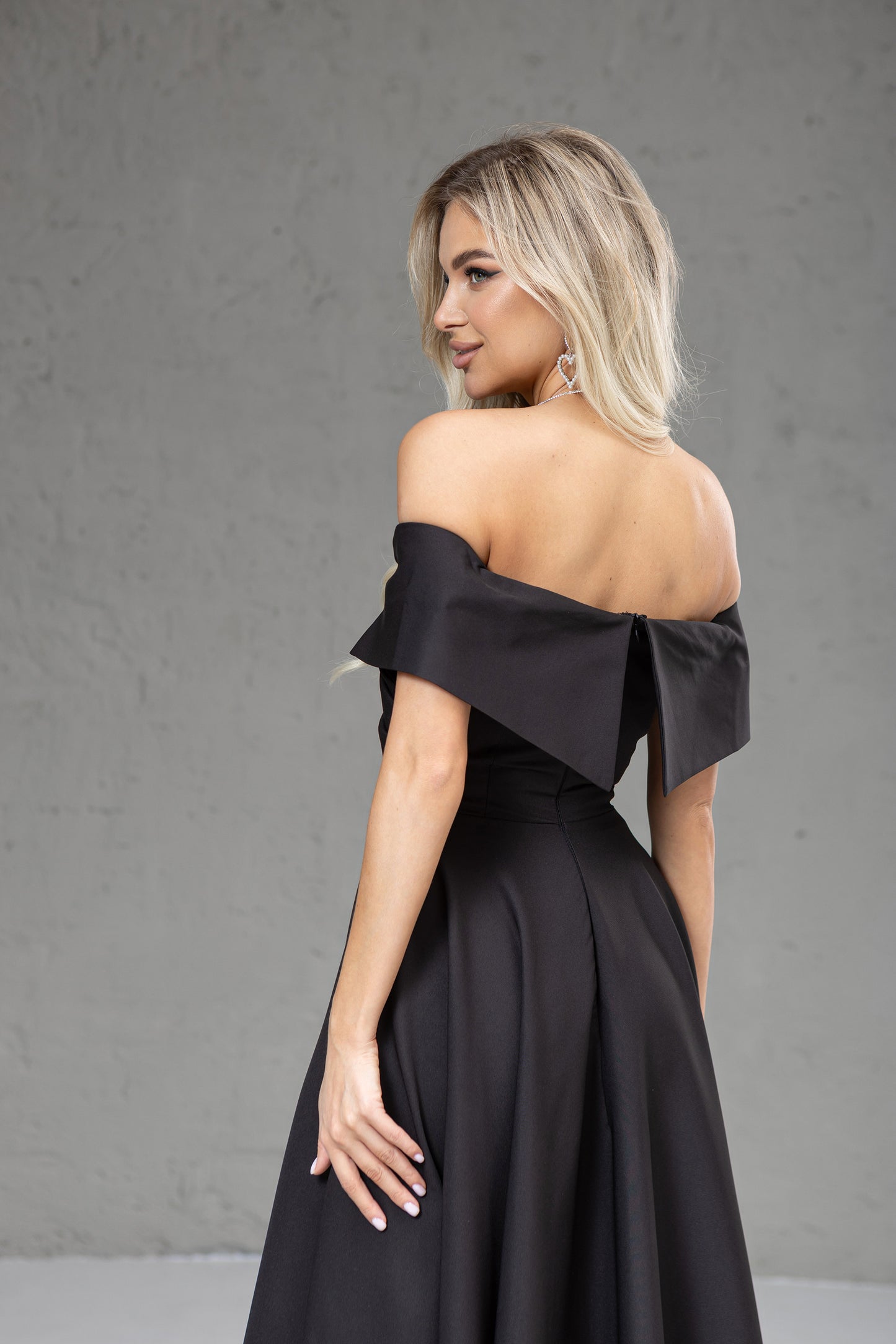 Juoda maxi suknelė TORI