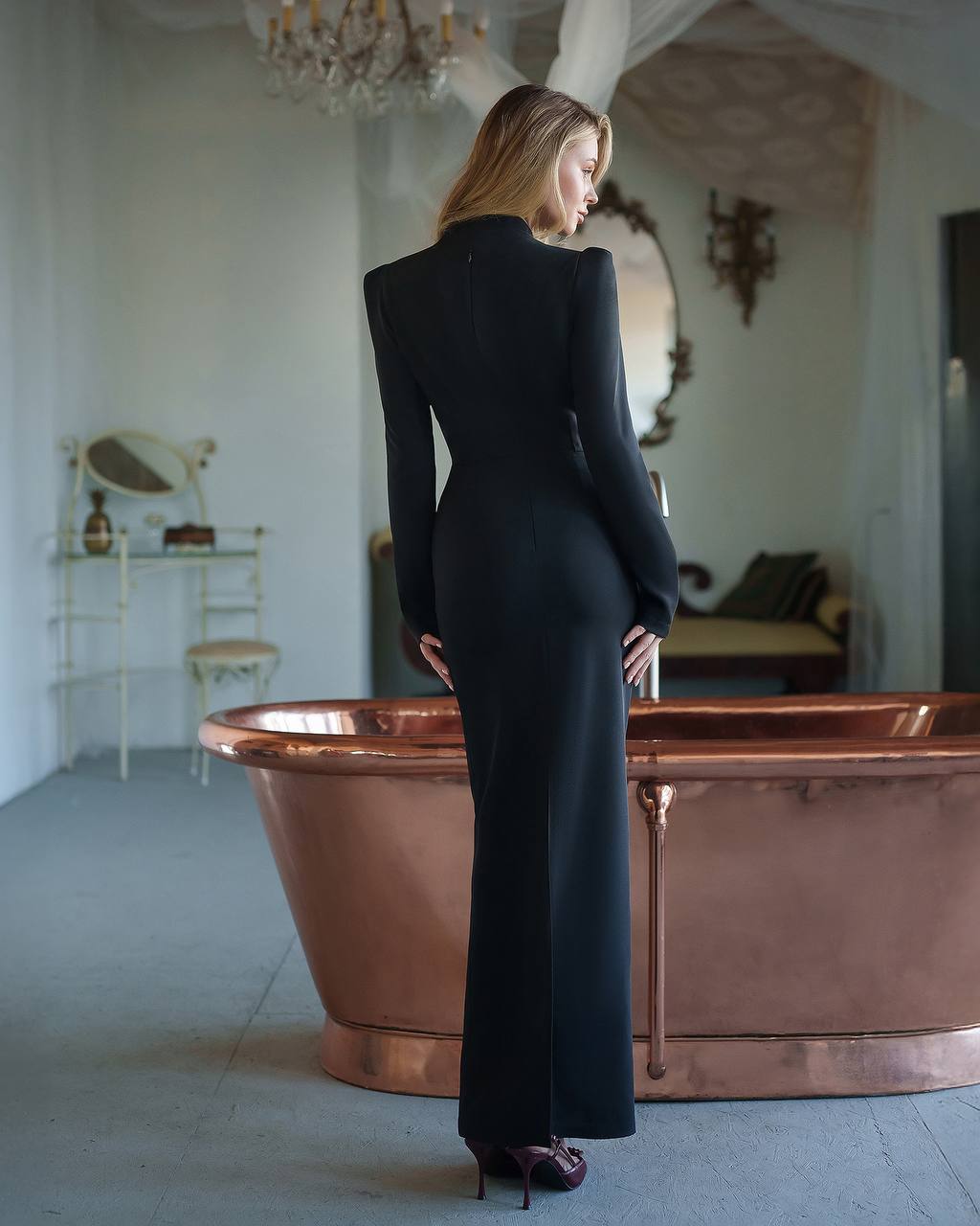 Juoda suknelė ADELITA