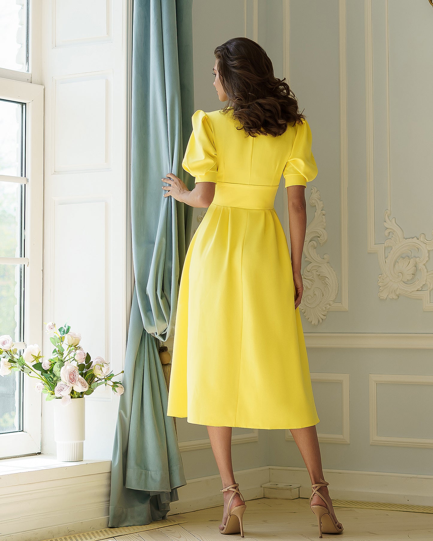 Geltona midi suknelė GRACE