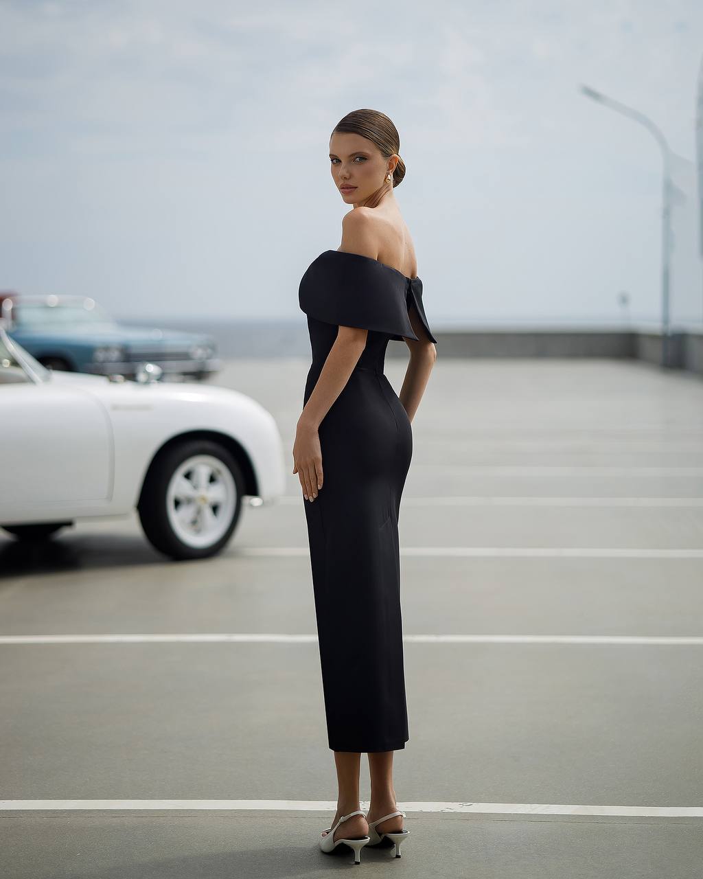 Juoda midi suknelė CAMILLE