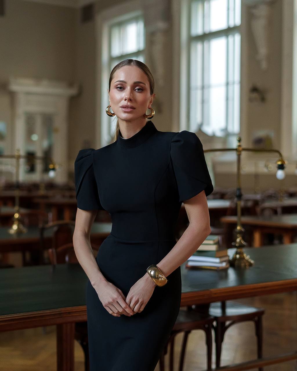Juoda midi suknelė DELINA
