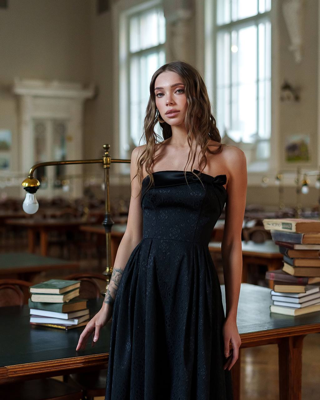 Juoda žakardo suknelė MARISOL