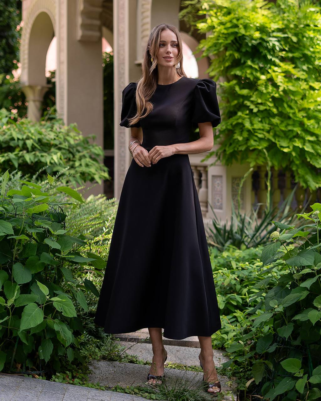 Juoda midi suknelė KHLOE