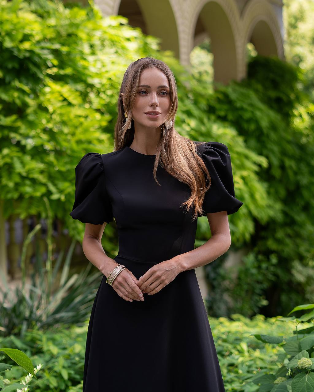 Juoda midi suknelė KHLOE