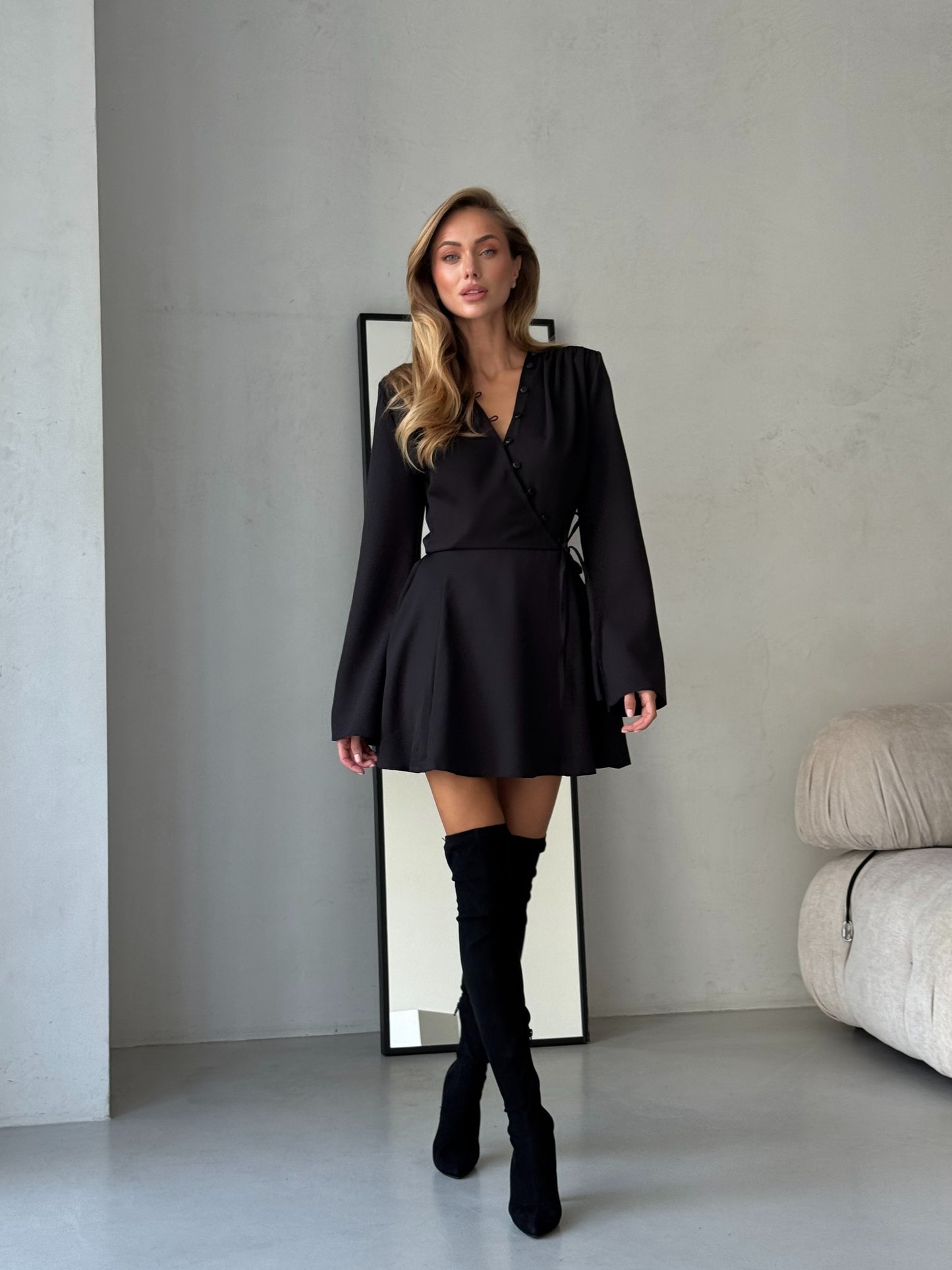 Juoda suknelė AVA