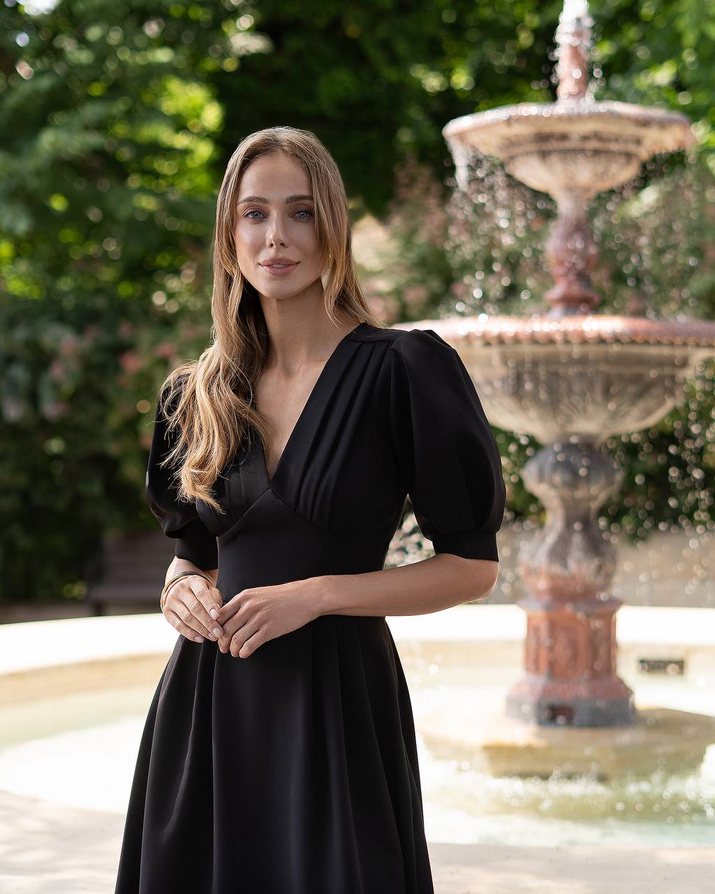 Juoda midi suknelė GRACE