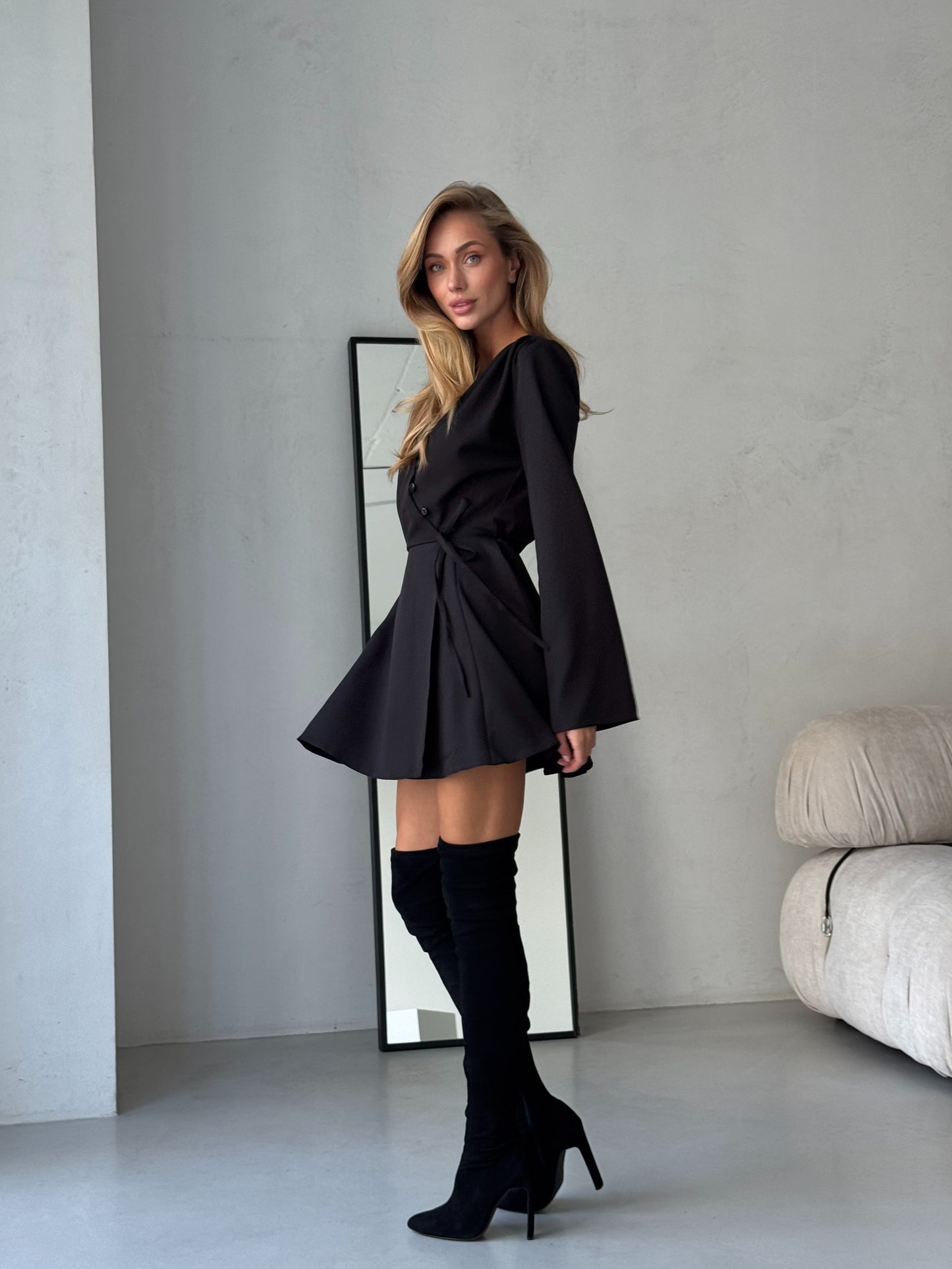 Juoda suknelė AVA