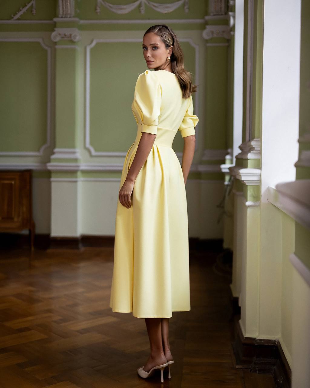 Geltona midi suknelė GRACE