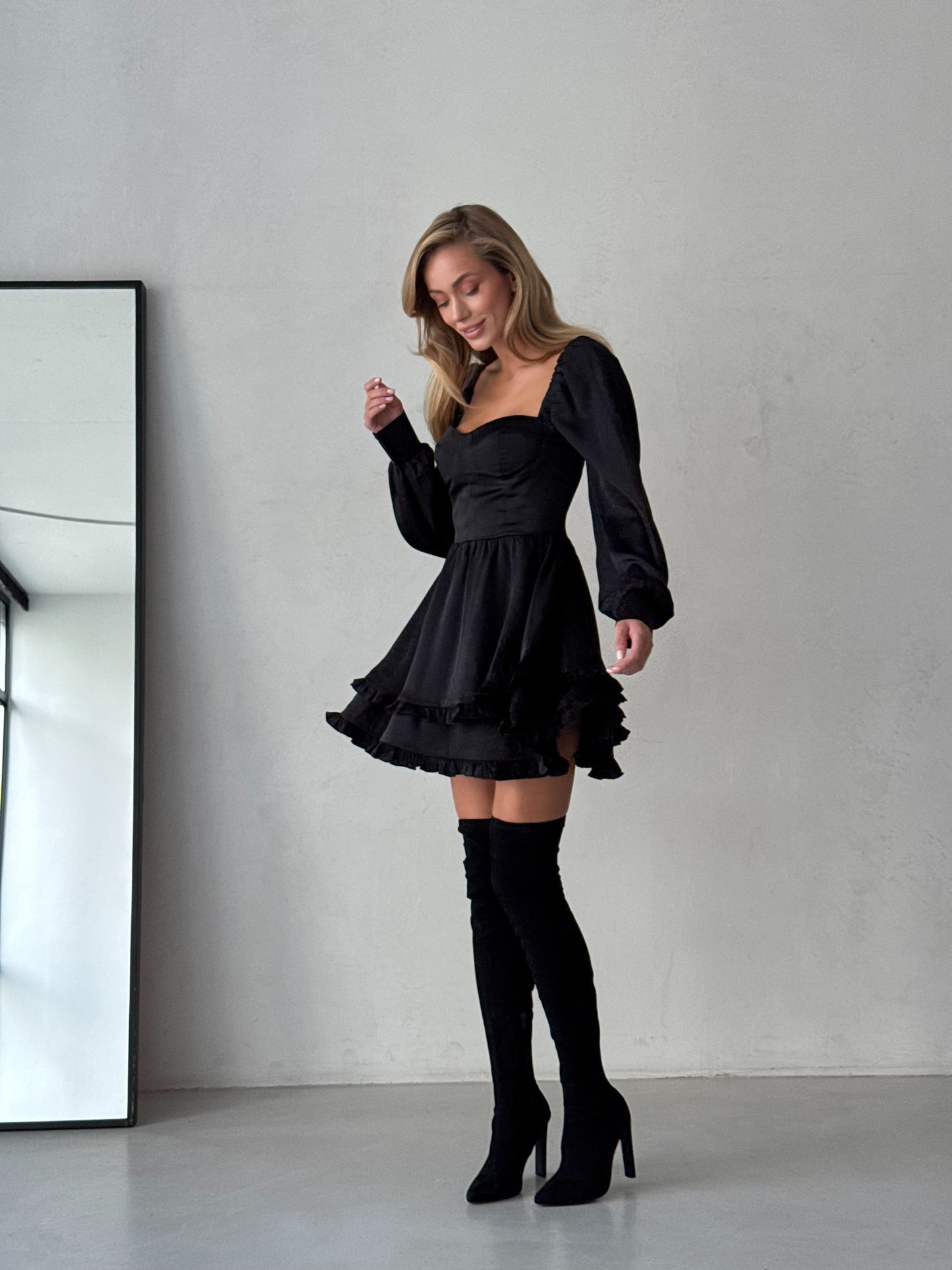 Juoda suknelė ARIEL