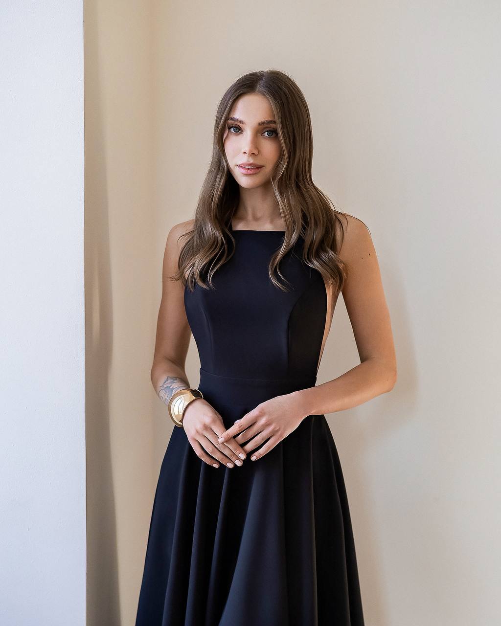 Juoda midi suknelė PAIGE