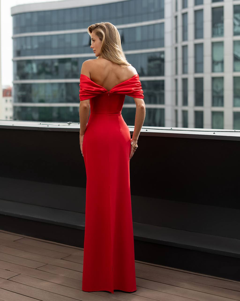 Raudona maxi suknelė GINEVRA