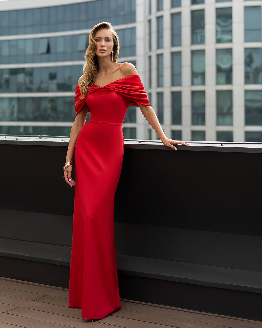 Raudona maxi suknelė GINEVRA