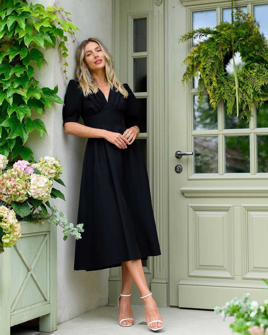 Juoda midi suknelė GRACE
